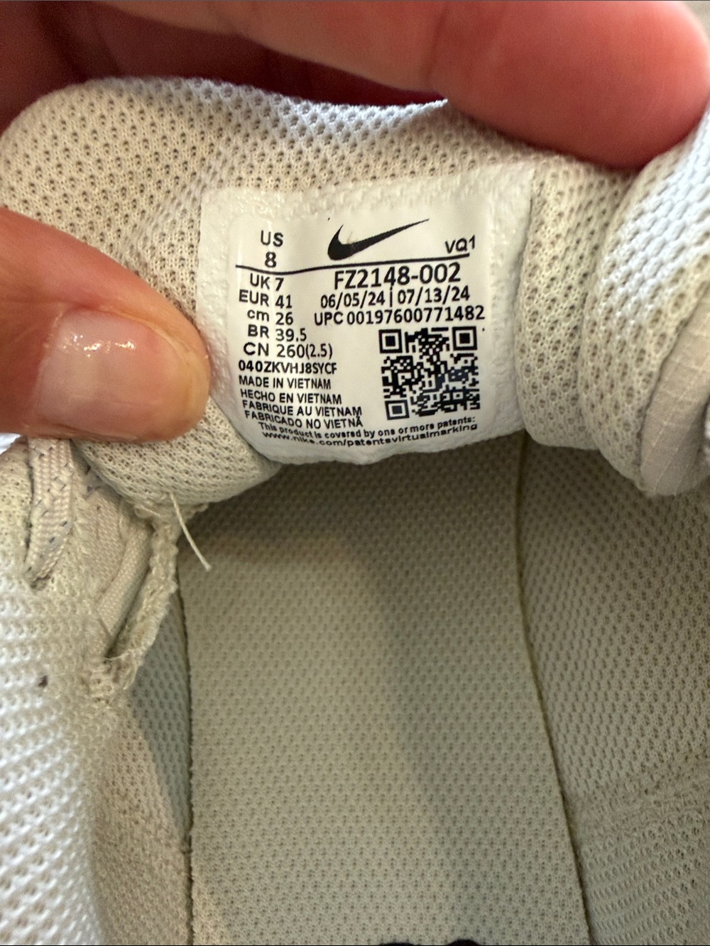 Nike Men’s interact Sneakers - Light Gray and White View 4